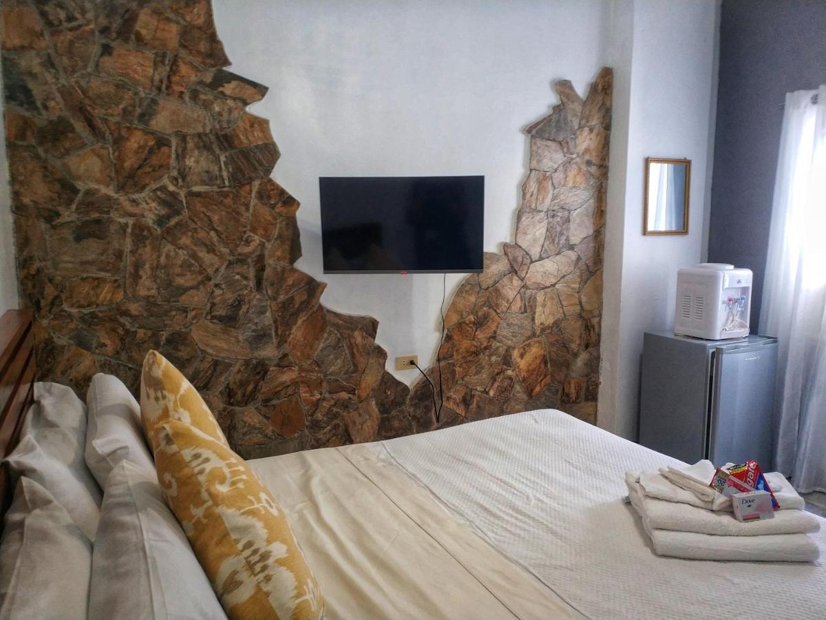 Stone Creek House Bed & Breakfast Romblon Ngoại thất bức ảnh