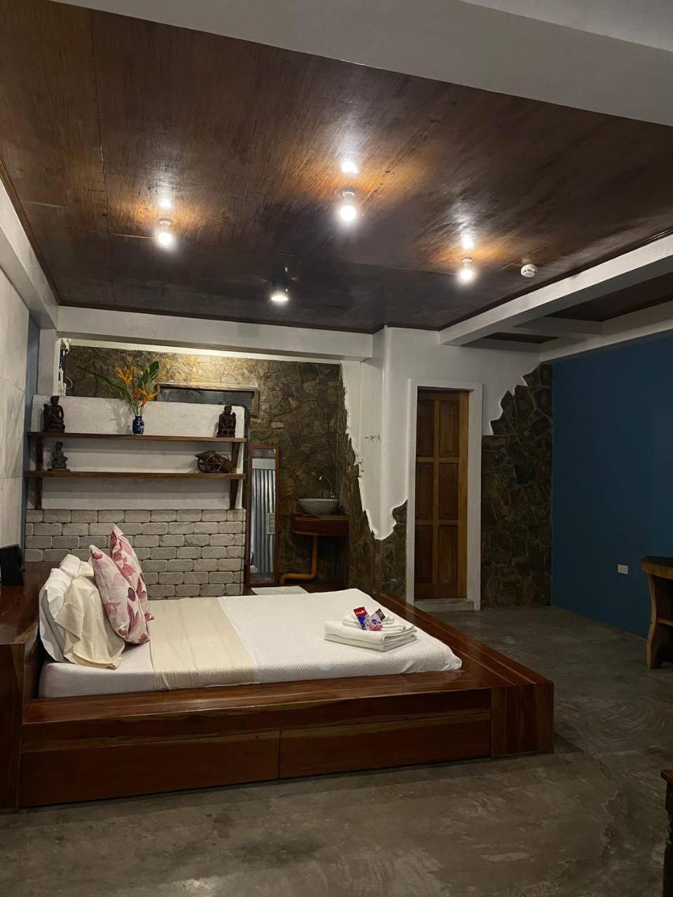 Stone Creek House Bed & Breakfast Romblon Ngoại thất bức ảnh